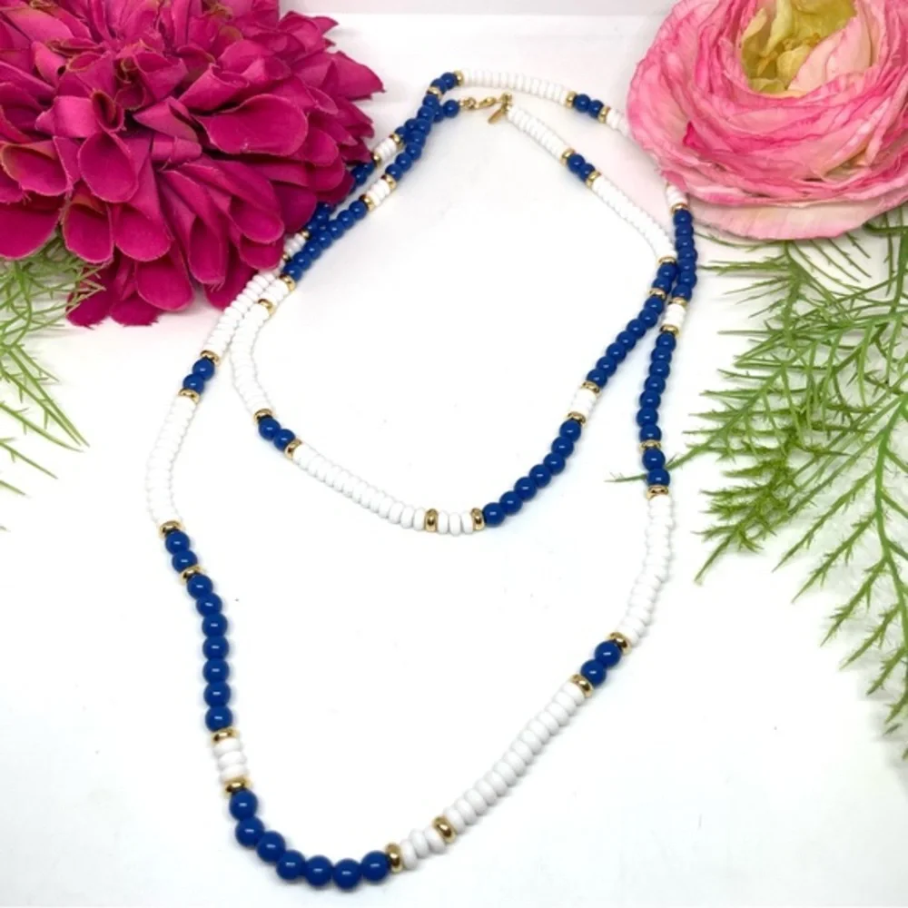 VINTAGE⚜️MONET RETRO Blue & White Acrylic Beaded Necklace